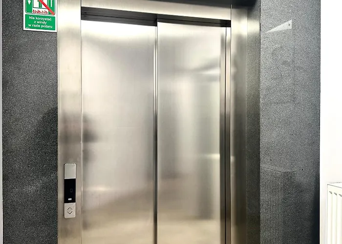 Przyjazni 16 25 - Self Check-in 20h - Lift